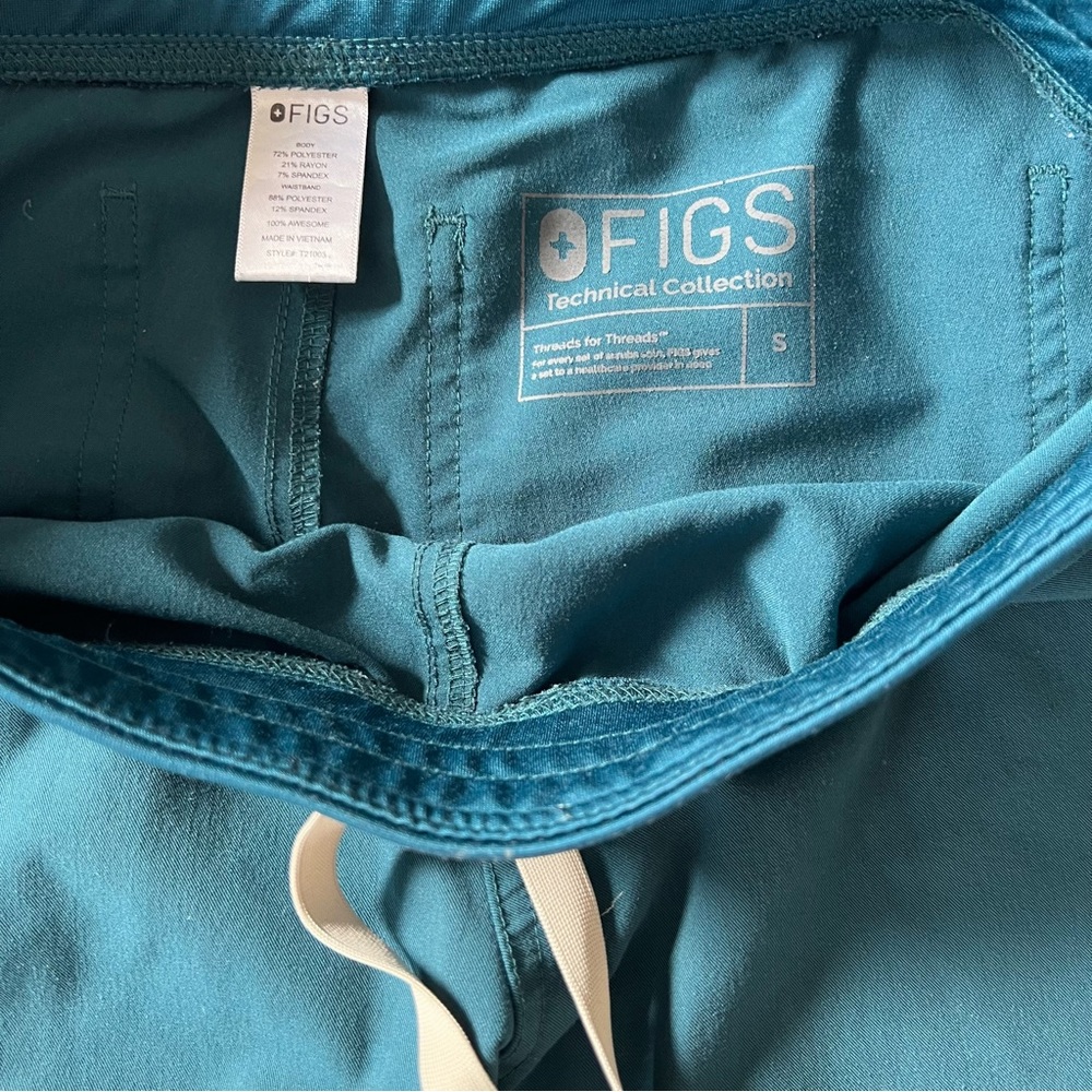 SOLD - Figs Caribbean Blue Scrub Set - Picture 6 of 9